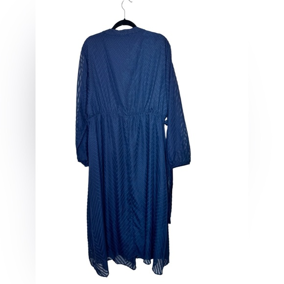 Bloomchic Geometric Lantern Sleeve Dress Navy - Picture 3 of 11